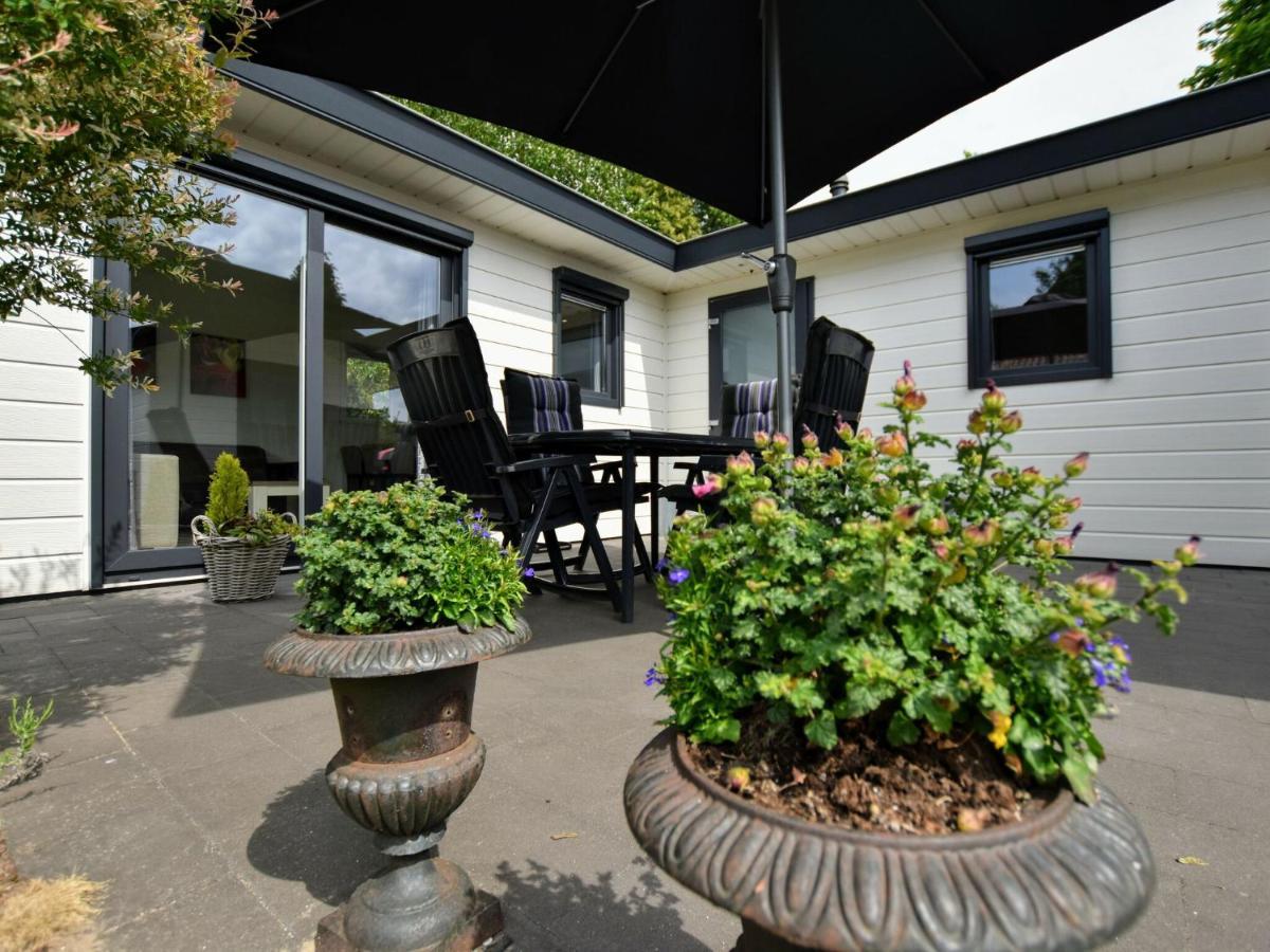 Spacious Chalet In Wolfheze With Garden Bagian luar foto